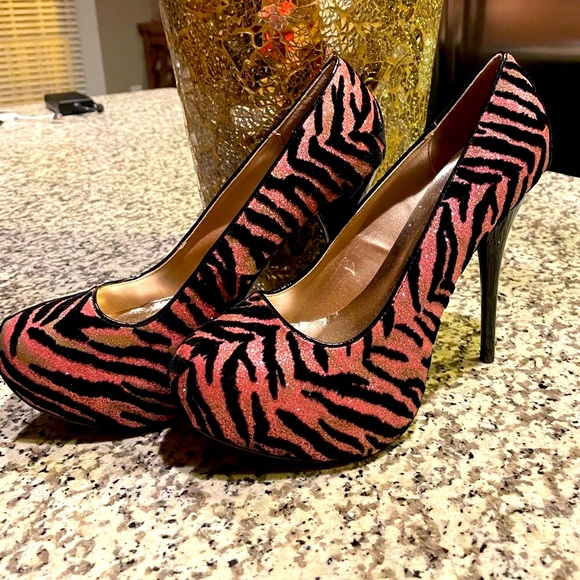 Shi by JOURNEYS Shoes - Pink/Black Platform Heel, shi by Journeys